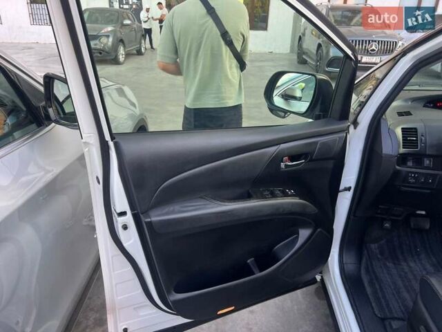 Белый Тойота Эстима, объемом двигателя 2.4 л и пробегом 52 тыс. км за 18850 $, фото 24 на Automoto.ua