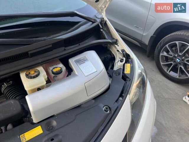 Белый Тойота Эстима, объемом двигателя 2.4 л и пробегом 52 тыс. км за 18850 $, фото 51 на Automoto.ua