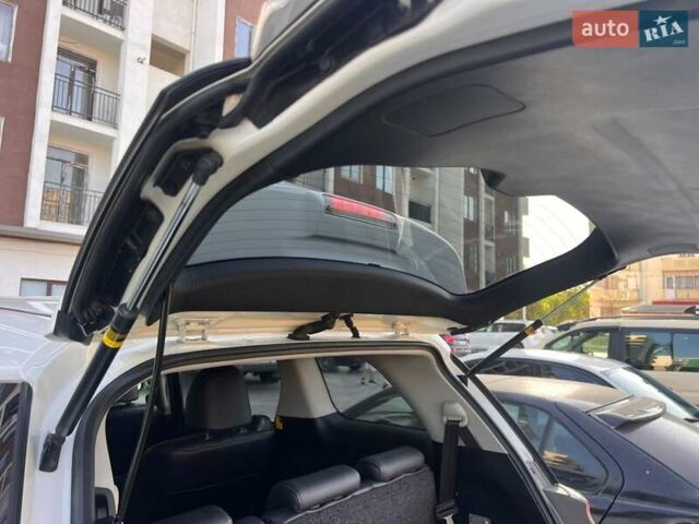 Белый Тойота Эстима, объемом двигателя 2.4 л и пробегом 52 тыс. км за 18850 $, фото 2 на Automoto.ua