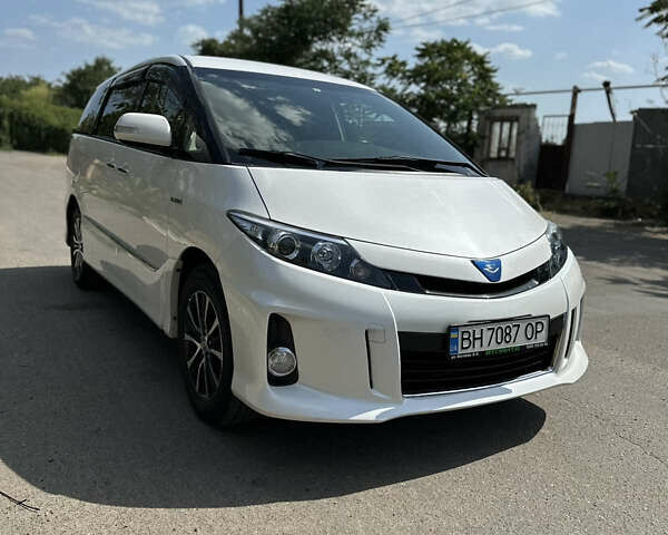 Белый Тойота Эстима, объемом двигателя 2.36 л и пробегом 131 тыс. км за 15200 $, фото 2 на Automoto.ua