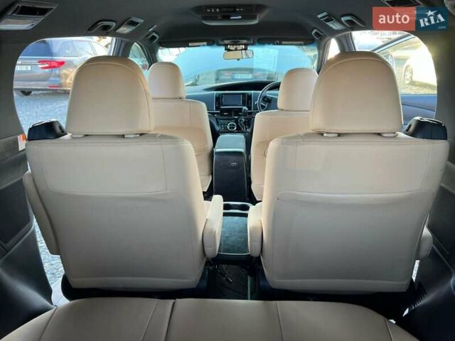 Білий Тойота Естіма, об'ємом двигуна 0 л та пробігом 100 тис. км за 13000 $, фото 1 на Automoto.ua