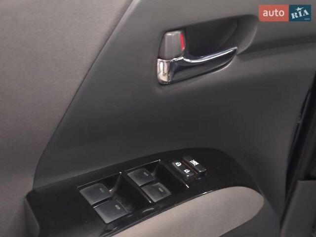 Черный Тойота Эстима, объемом двигателя 2.36 л и пробегом 128 тыс. км за 13999 $, фото 6 на Automoto.ua