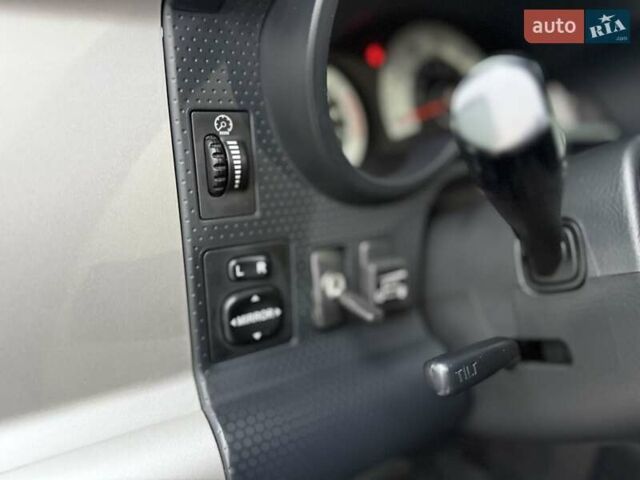 Белый Тойота ФЖ Крузер, объемом двигателя 3.96 л и пробегом 153 тыс. км за 23500 $, фото 24 на Automoto.ua