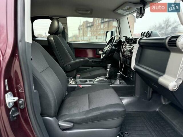 Белый Тойота ФЖ Крузер, объемом двигателя 3.96 л и пробегом 153 тыс. км за 23500 $, фото 22 на Automoto.ua