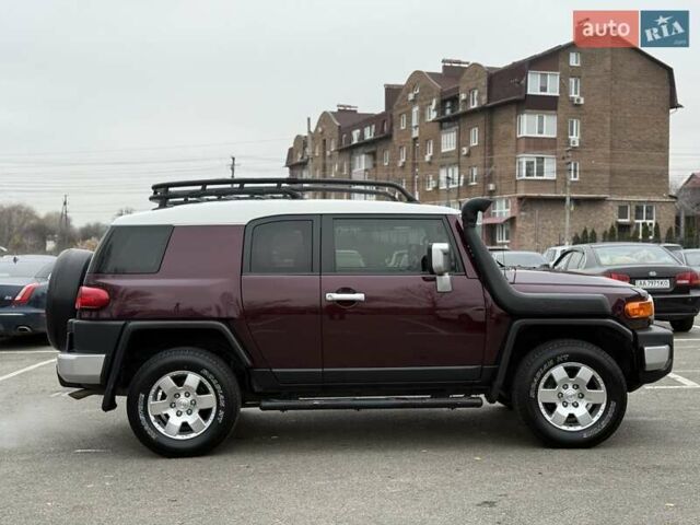 Белый Тойота ФЖ Крузер, объемом двигателя 3.96 л и пробегом 153 тыс. км за 23500 $, фото 3 на Automoto.ua