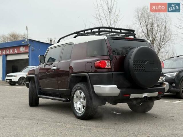 Белый Тойота ФЖ Крузер, объемом двигателя 3.96 л и пробегом 153 тыс. км за 23500 $, фото 2 на Automoto.ua