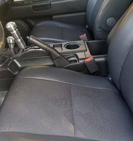 Белый Тойота ФЖ Крузер, объемом двигателя 4 л и пробегом 255 тыс. км за 21000 $, фото 13 на Automoto.ua