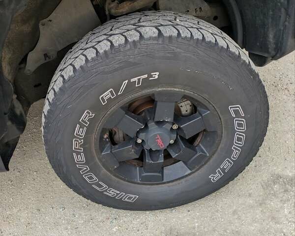 Белый Тойота ФЖ Крузер, объемом двигателя 4 л и пробегом 255 тыс. км за 21000 $, фото 17 на Automoto.ua