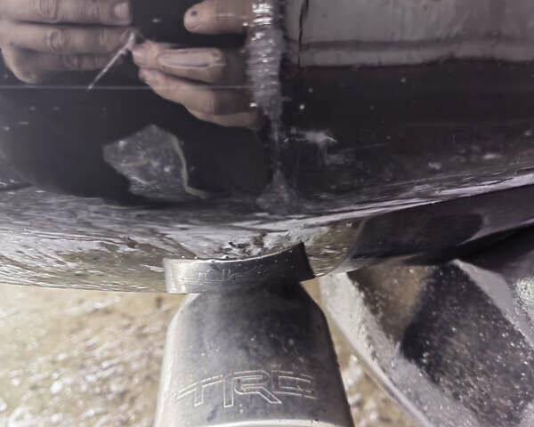 Белый Тойота ФЖ Крузер, объемом двигателя 4 л и пробегом 240 тыс. км за 18500 $, фото 9 на Automoto.ua