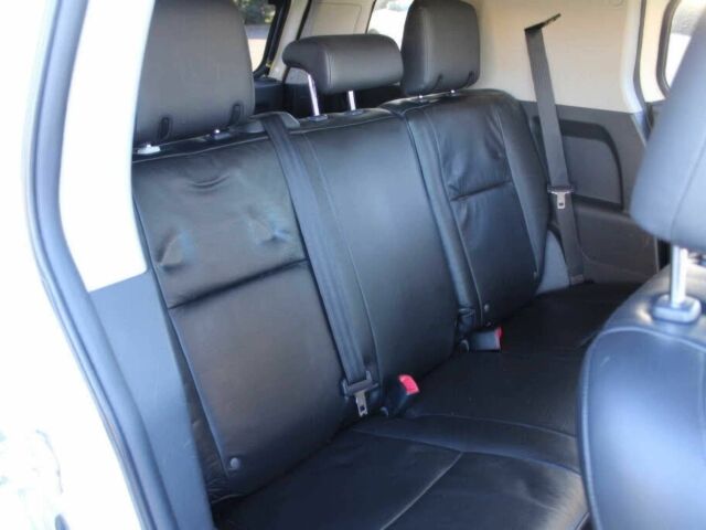 Белый Тойота ФЖ Крузер, объемом двигателя 4 л и пробегом 110 тыс. км за 4500 $, фото 12 на Automoto.ua