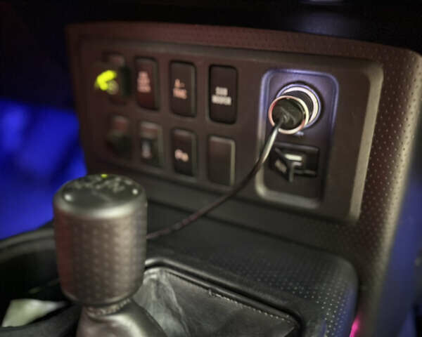 Бежевый Тойота ФЖ Крузер, объемом двигателя 4 л и пробегом 265 тыс. км за 20000 $, фото 22 на Automoto.ua