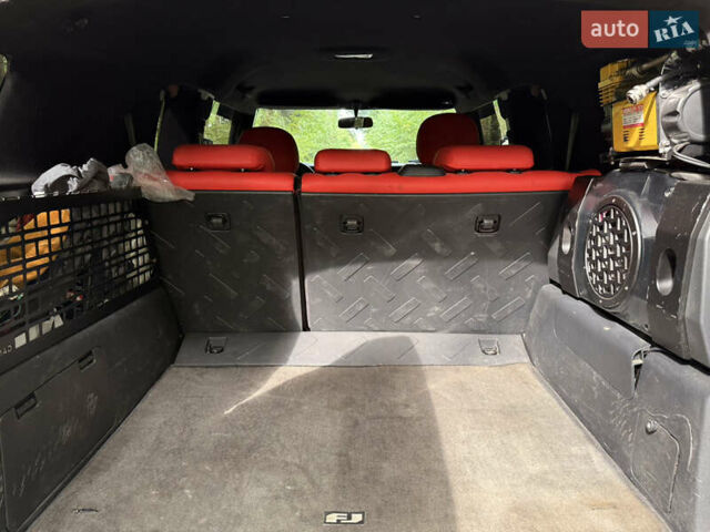 Бежевый Тойота ФЖ Крузер, объемом двигателя 4 л и пробегом 265 тыс. км за 20000 $, фото 19 на Automoto.ua