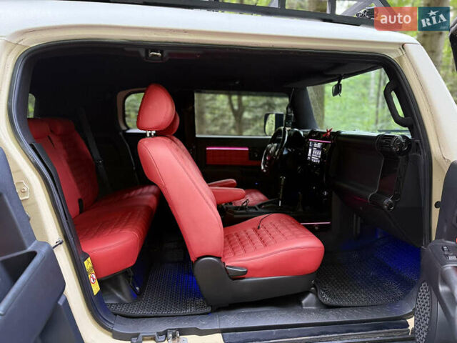 Бежевый Тойота ФЖ Крузер, объемом двигателя 4 л и пробегом 265 тыс. км за 20000 $, фото 21 на Automoto.ua