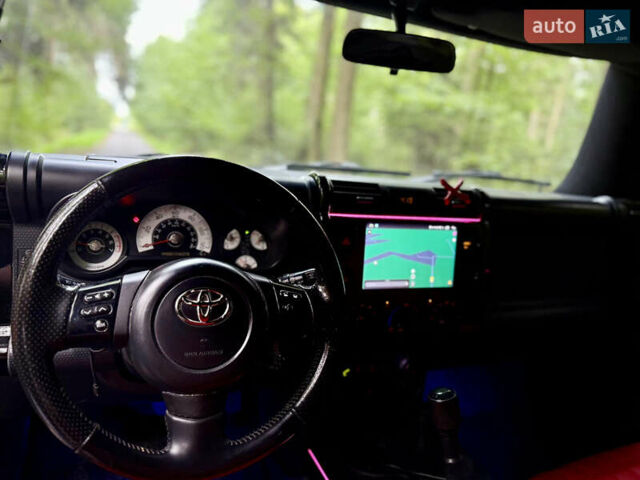 Бежевый Тойота ФЖ Крузер, объемом двигателя 4 л и пробегом 265 тыс. км за 20000 $, фото 27 на Automoto.ua