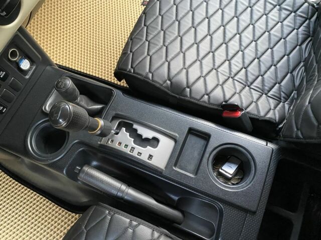 Бежевий Тойота ФЖ Крузер, об'ємом двигуна 4 л та пробігом 219 тис. км за 27000 $, фото 18 на Automoto.ua