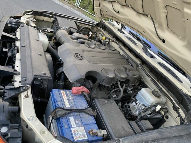 Бежевий Тойота ФЖ Крузер, об'ємом двигуна 4 л та пробігом 219 тис. км за 27000 $, фото 22 на Automoto.ua