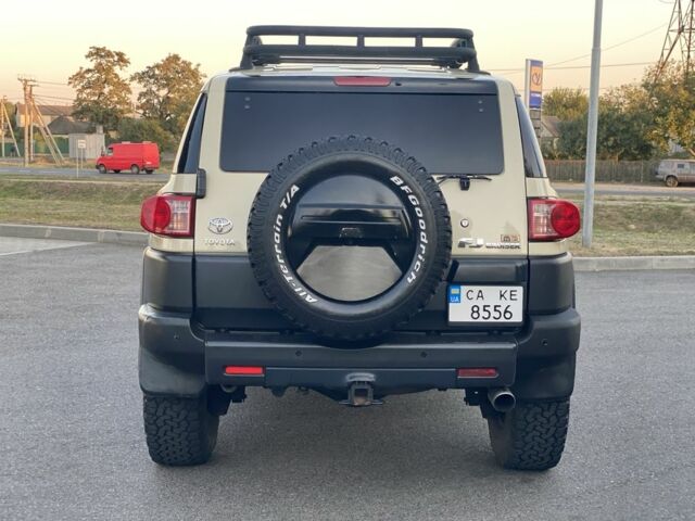 Бежевий Тойота ФЖ Крузер, об'ємом двигуна 4 л та пробігом 219 тис. км за 27000 $, фото 8 на Automoto.ua