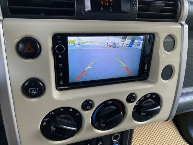 Бежевий Тойота ФЖ Крузер, об'ємом двигуна 4 л та пробігом 219 тис. км за 27000 $, фото 17 на Automoto.ua