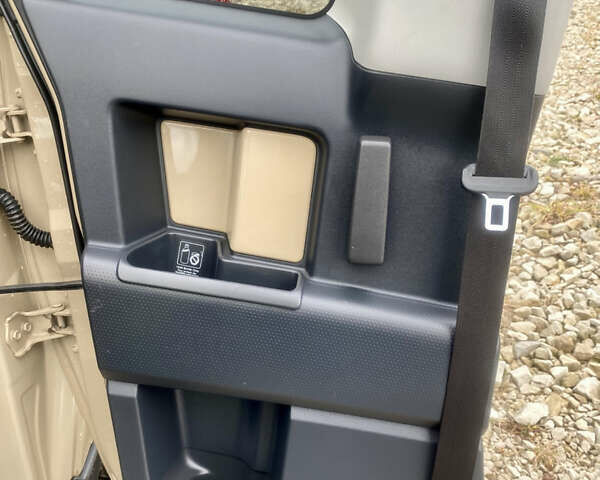 Бежевый Тойота ФЖ Крузер, объемом двигателя 3.96 л и пробегом 132 тыс. км за 28000 $, фото 21 на Automoto.ua