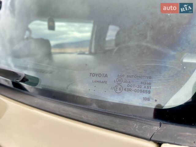 Бежевый Тойота ФЖ Крузер, объемом двигателя 3.96 л и пробегом 132 тыс. км за 28000 $, фото 28 на Automoto.ua