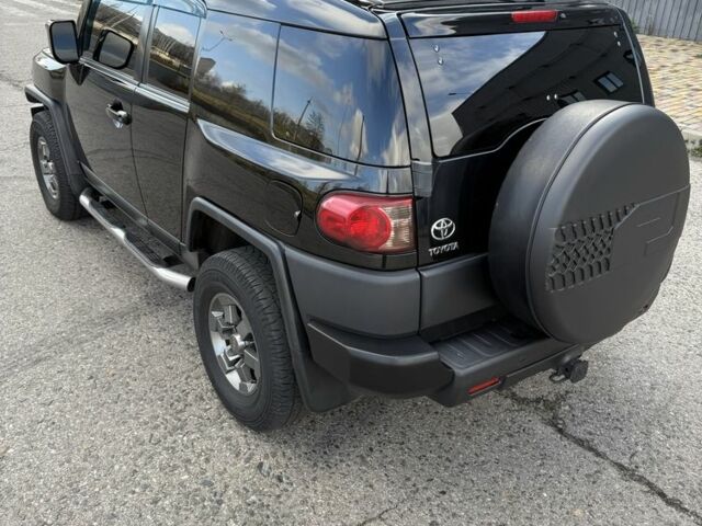 Черный Тойота ФЖ Крузер, объемом двигателя 4 л и пробегом 240 тыс. км за 19800 $, фото 8 на Automoto.ua