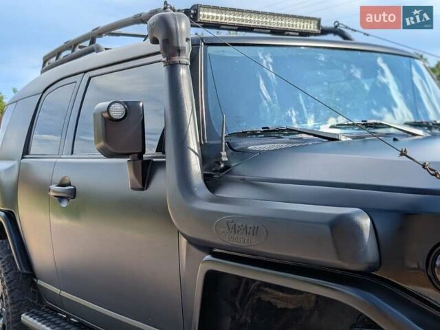 Черный Тойота ФЖ Крузер, объемом двигателя 4 л и пробегом 214 тыс. км за 21999 $, фото 19 на Automoto.ua