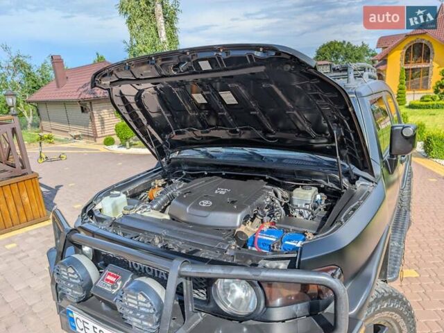 Черный Тойота ФЖ Крузер, объемом двигателя 4 л и пробегом 214 тыс. км за 21999 $, фото 11 на Automoto.ua