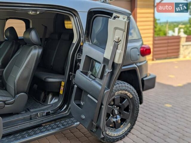 Черный Тойота ФЖ Крузер, объемом двигателя 4 л и пробегом 214 тыс. км за 21999 $, фото 42 на Automoto.ua