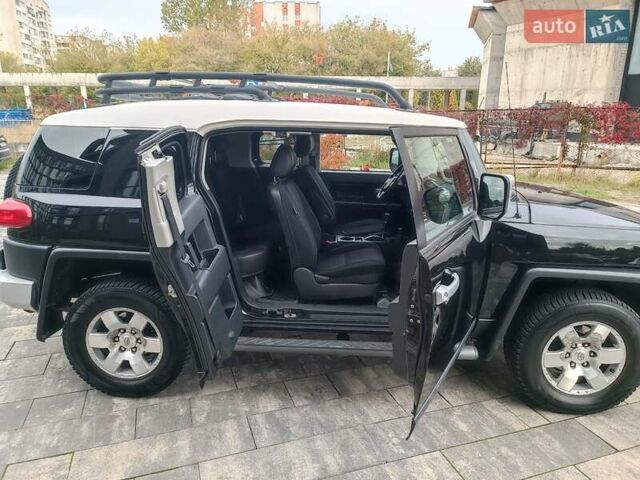 Чорний Тойота ФЖ Крузер, об'ємом двигуна 4 л та пробігом 105 тис. км за 19000 $, фото 13 на Automoto.ua