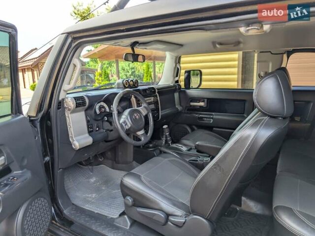 Черный Тойота ФЖ Крузер, объемом двигателя 4 л и пробегом 214 тыс. км за 21999 $, фото 44 на Automoto.ua