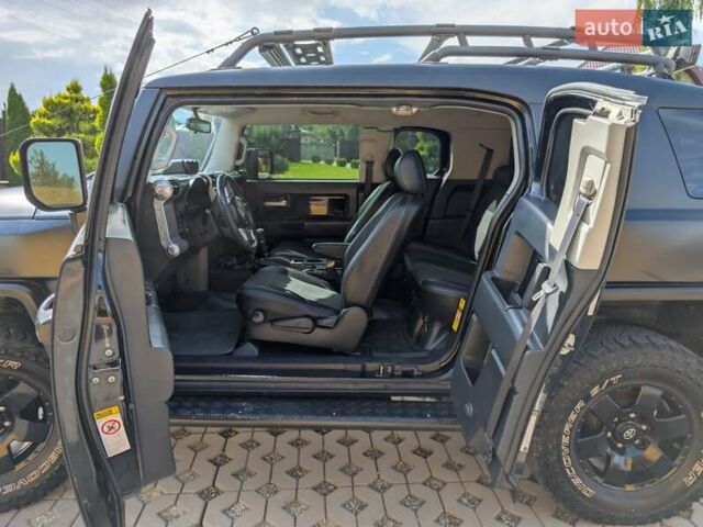 Черный Тойота ФЖ Крузер, объемом двигателя 4 л и пробегом 214 тыс. км за 21999 $, фото 40 на Automoto.ua