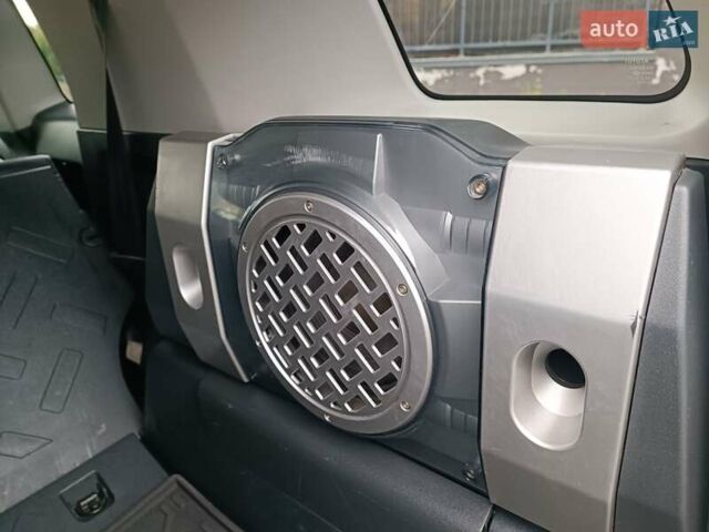 Чорний Тойота ФЖ Крузер, об'ємом двигуна 4 л та пробігом 105 тис. км за 19000 $, фото 22 на Automoto.ua