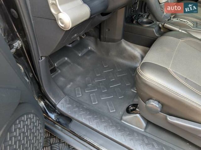 Черный Тойота ФЖ Крузер, объемом двигателя 4 л и пробегом 214 тыс. км за 21999 $, фото 52 на Automoto.ua