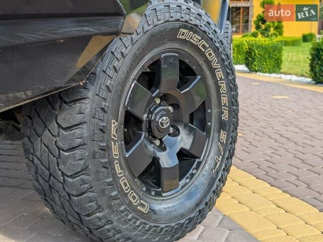 Черный Тойота ФЖ Крузер, объемом двигателя 4 л и пробегом 214 тыс. км за 21999 $, фото 69 на Automoto.ua