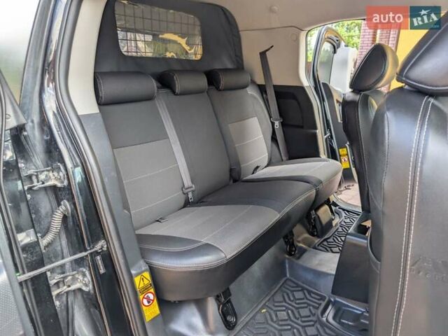 Черный Тойота ФЖ Крузер, объемом двигателя 4 л и пробегом 214 тыс. км за 21999 $, фото 54 на Automoto.ua