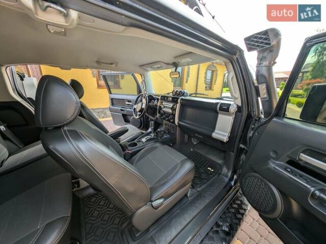 Черный Тойота ФЖ Крузер, объемом двигателя 4 л и пробегом 214 тыс. км за 21999 $, фото 49 на Automoto.ua