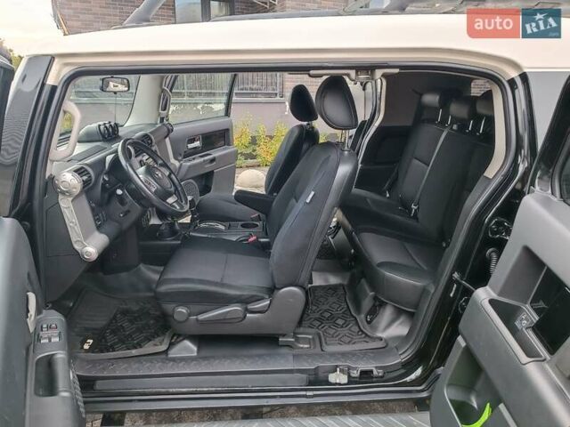 Чорний Тойота ФЖ Крузер, об'ємом двигуна 4 л та пробігом 105 тис. км за 19000 $, фото 11 на Automoto.ua