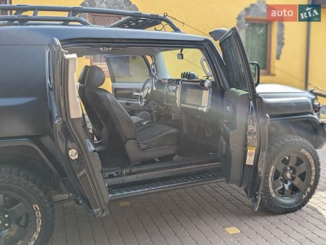 Черный Тойота ФЖ Крузер, объемом двигателя 4 л и пробегом 214 тыс. км за 21999 $, фото 47 на Automoto.ua