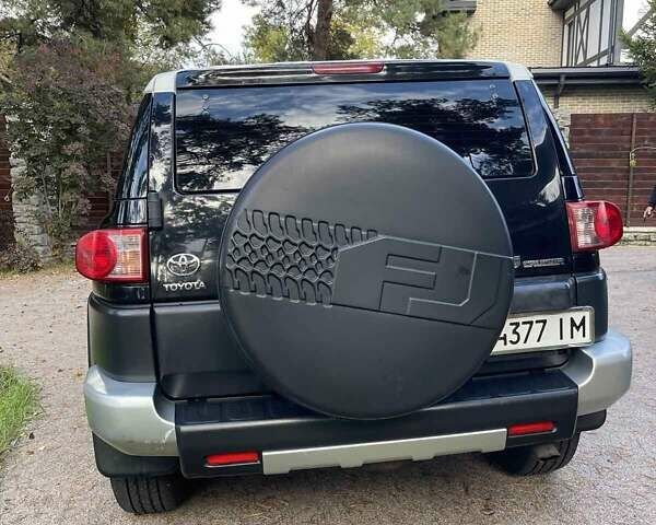 Черный Тойота ФЖ Крузер, объемом двигателя 4 л и пробегом 160 тыс. км за 19181 $, фото 3 на Automoto.ua