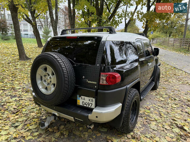 Чорний Тойота ФЖ Крузер, об'ємом двигуна 4 л та пробігом 277 тис. км за 20400 $, фото 6 на Automoto.ua