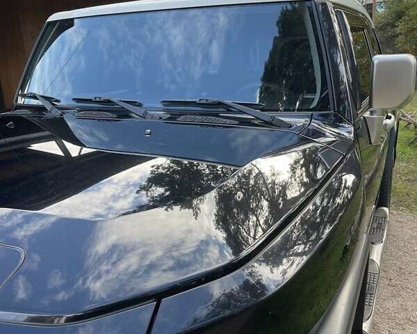 Черный Тойота ФЖ Крузер, объемом двигателя 4 л и пробегом 160 тыс. км за 19181 $, фото 6 на Automoto.ua