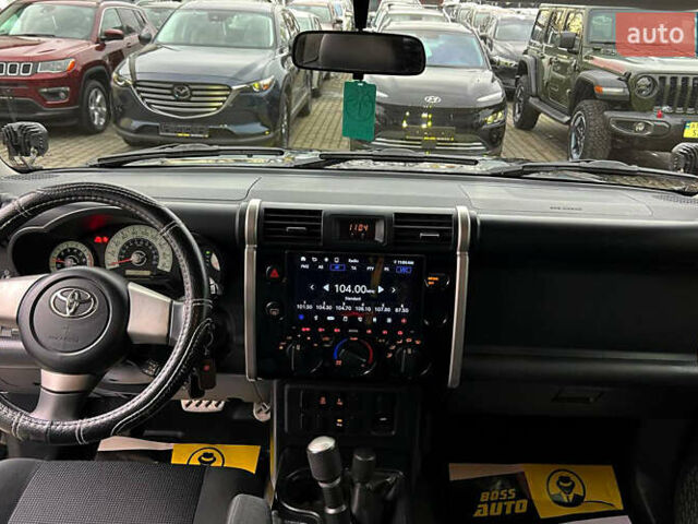 Черный Тойота ФЖ Крузер, объемом двигателя 3.96 л и пробегом 210 тыс. км за 23000 $, фото 11 на Automoto.ua