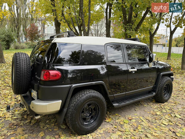 Чорний Тойота ФЖ Крузер, об'ємом двигуна 4 л та пробігом 277 тис. км за 20400 $, фото 5 на Automoto.ua