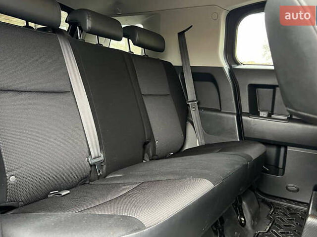 Черный Тойота ФЖ Крузер, объемом двигателя 3.96 л и пробегом 210 тыс. км за 23000 $, фото 15 на Automoto.ua