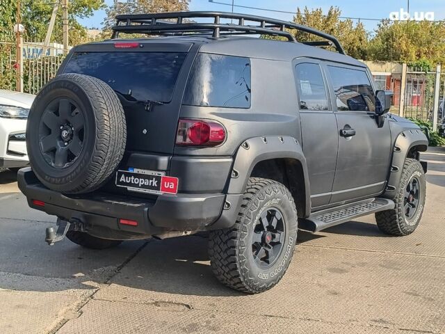 Черный Тойота ФЖ Крузер, объемом двигателя 4 л и пробегом 152 тыс. км за 18990 $, фото 6 на Automoto.ua