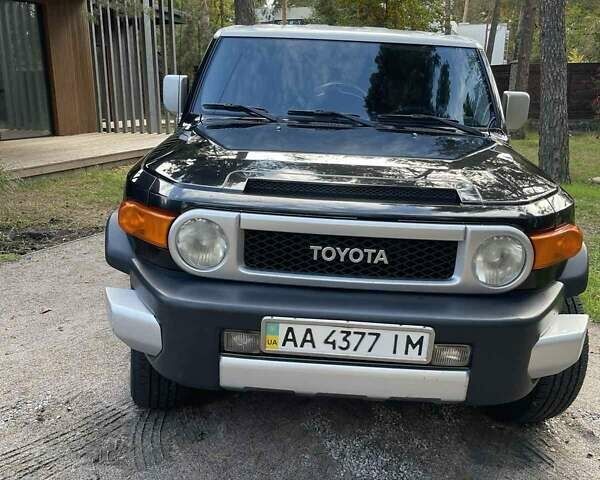 Черный Тойота ФЖ Крузер, объемом двигателя 4 л и пробегом 160 тыс. км за 19181 $, фото 7 на Automoto.ua