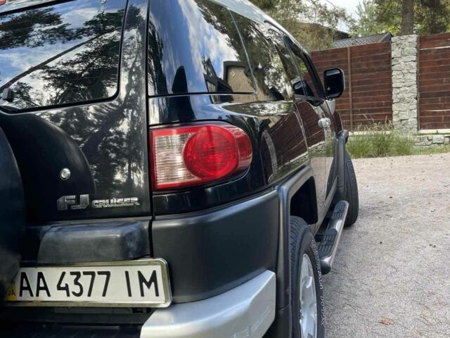 Чорний Тойота ФЖ Крузер, об'ємом двигуна 4 л та пробігом 160 тис. км за 19181 $, фото 5 на Automoto.ua