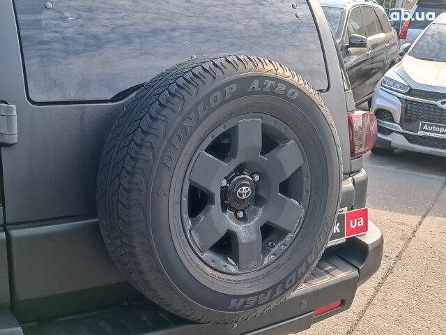 Черный Тойота ФЖ Крузер, объемом двигателя 4 л и пробегом 152 тыс. км за 18990 $, фото 7 на Automoto.ua