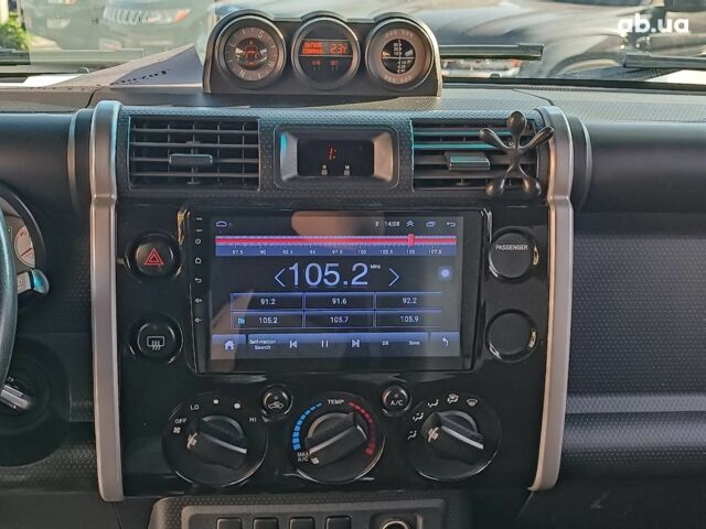 Черный Тойота ФЖ Крузер, объемом двигателя 4 л и пробегом 152 тыс. км за 18990 $, фото 21 на Automoto.ua
