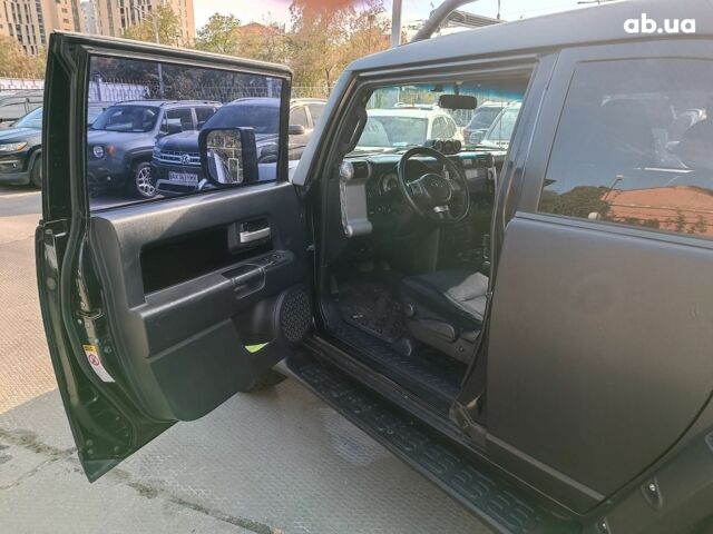 Черный Тойота ФЖ Крузер, объемом двигателя 4 л и пробегом 152 тыс. км за 18990 $, фото 12 на Automoto.ua